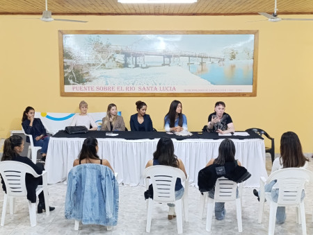 Primera reunión con las candidatas a Reina de la XXIX Fiesta Nacional de la Horticultura